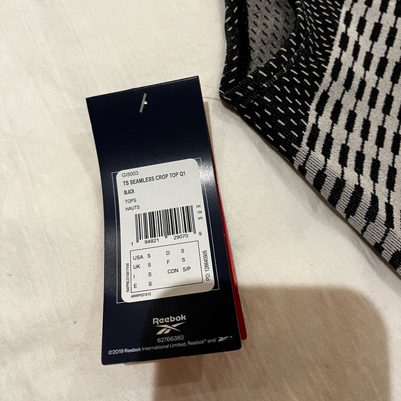 BNWT Reebok Crop Top - Picture 3 of 3
